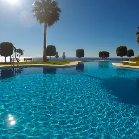 Stunning 4 Bed Duplex In Calahonda With Sea Views Apartment *