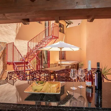 Stunning 4 Bed Duplex In Calahonda With Sea Views *