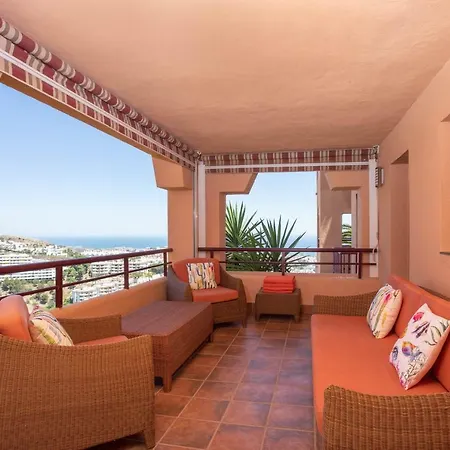 Stunning 4 Bed Duplex In Calahonda With Sea Views Apartment