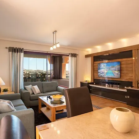 Stunning 4 Bed Duplex In Calahonda With Sea Views *